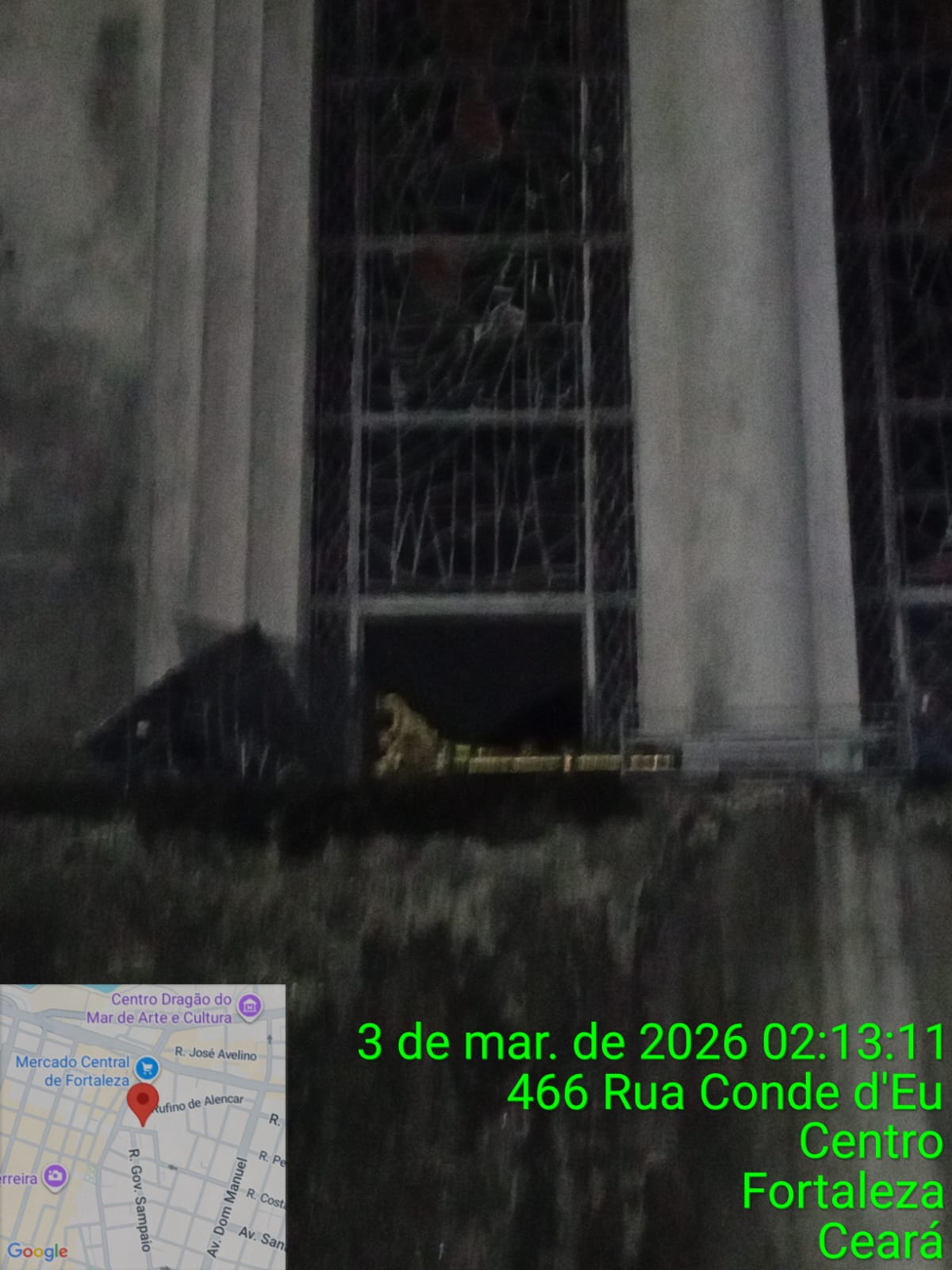 Foto: Divulgação da Arqfor (Vitral de valor histórico foi quebrado)