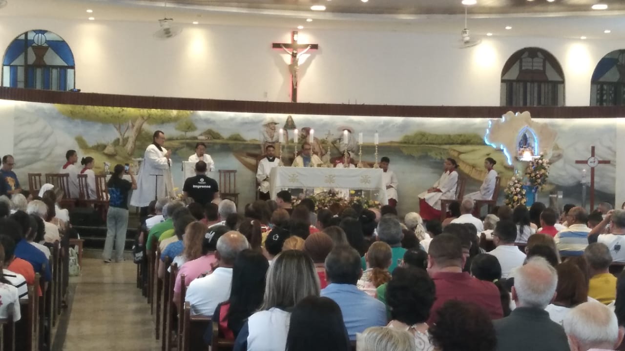 Fieis celebram a Festa de Nossa Senhora Aparecida no Montese com fé, devoção e homenagens à Padroeira do Brasil