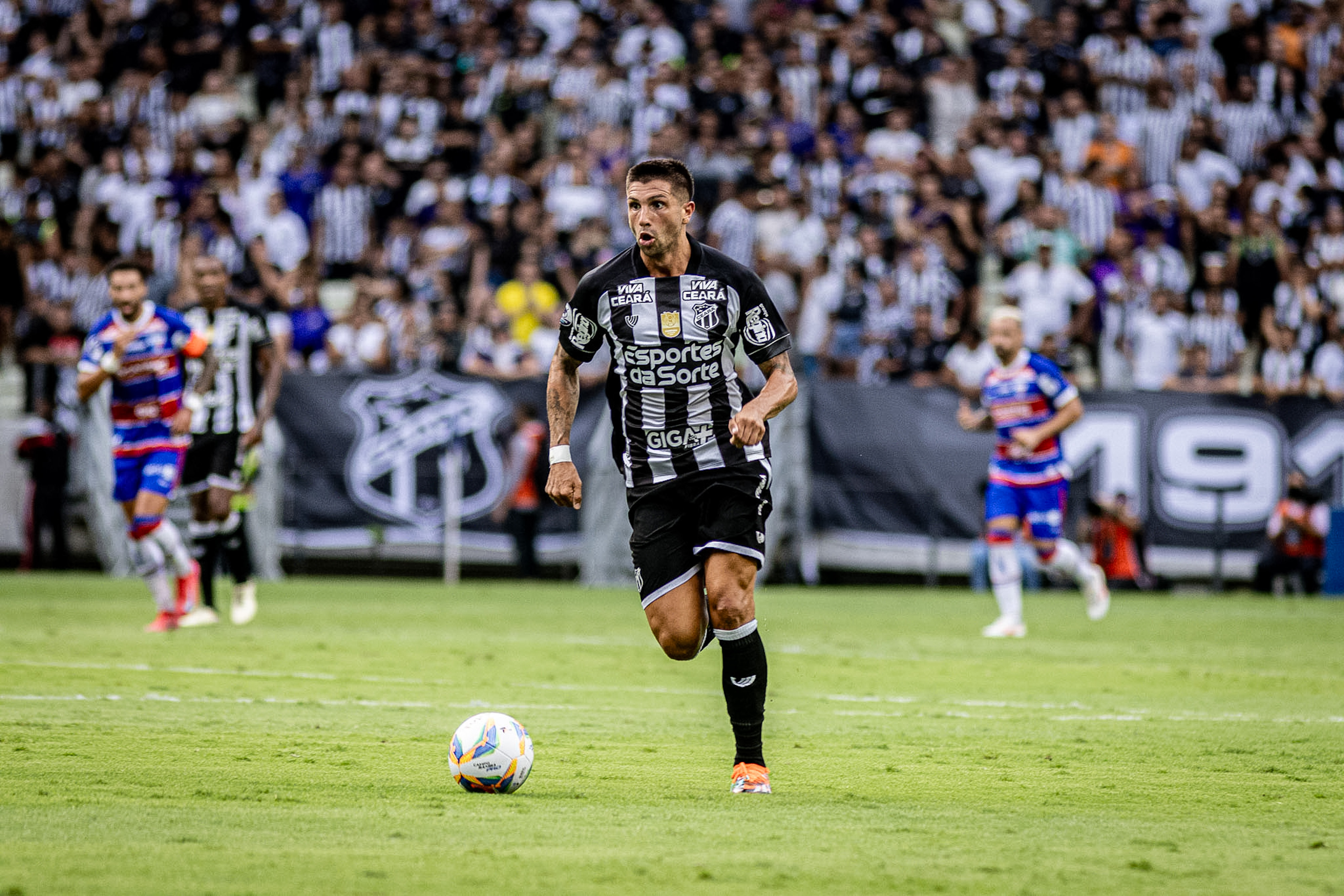 Ceará vence Fortaleza no primeiro Clássico-Rei de 2025 e encerra primeira fase do Cearense invicto