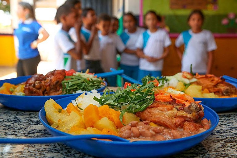 Brasil sai do Mapa da Fome após três anos e celebra avanço no combate à subnutrição